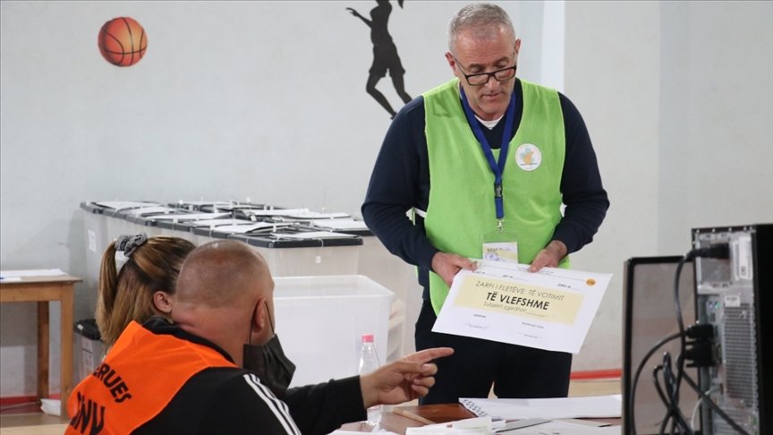 Arnavutluk’taki genel seçimi Başbakan Edi Rama’nın partisi önde götürüyor