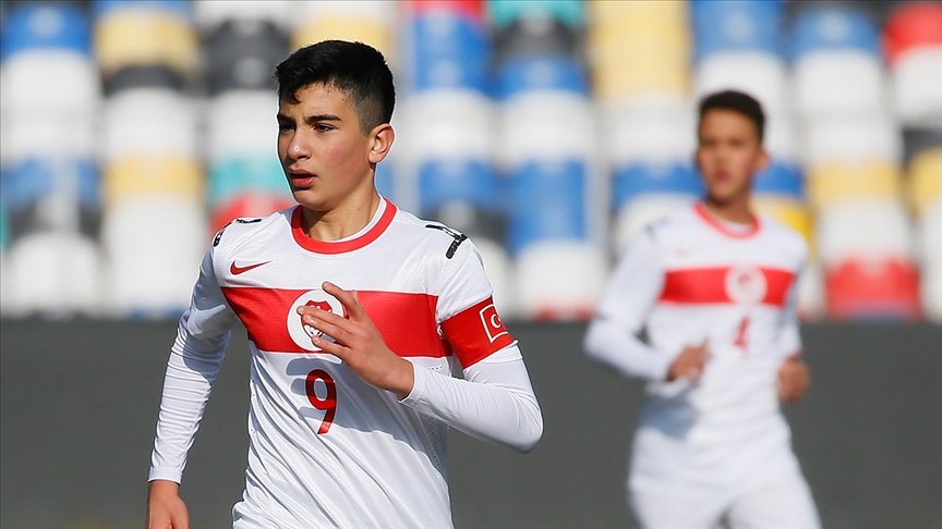 İzmir Cumhuriyet Başsavcılığından, Fethi Sekin’in futbolcu oğlu Burak Tolunay Sekin’e tebrik