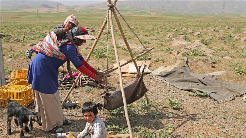Kaşkay Türklerinin asırlardır sürdürdükleri gelenek ‘yaylaya göç’ başladı