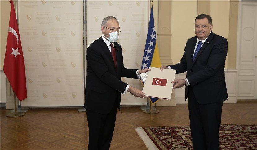 Türkiye’nin yeni Saraybosna Büyükelçisi Girgin güven mektubunu sundu