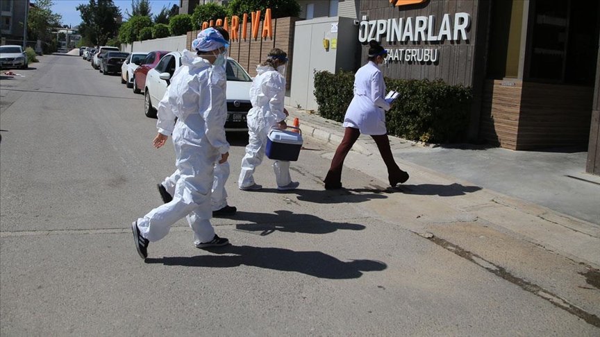 Antalya’da ‘aşı ikna ekipleri’ yoğun mesaide