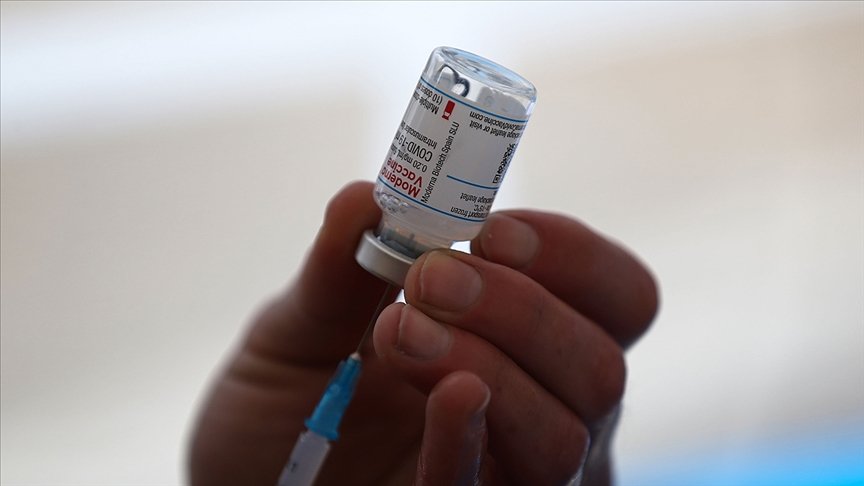 Araştırma: Moderna’nın Kovid-19 aşısı, Pfizer-BioNTech’den daha çok yan etkiye yol açıyor