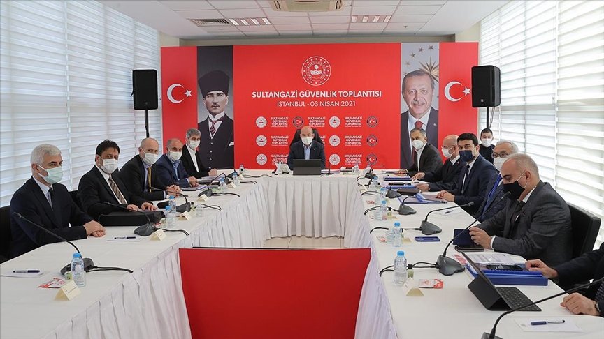 İçişleri Bakanı Soylu Sultangazi’de güvenlik toplantısına katıldı