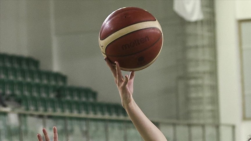 Galatasaray-Nesibe Aydın eşleşmesinde serinin tüm maçları ertelendi