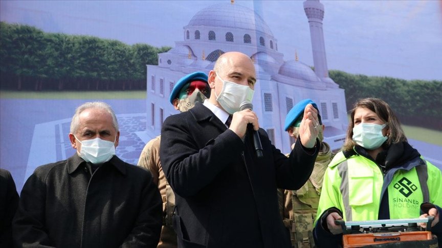 Bakan Soylu, Kastamonu Jandarma Komando Eğitim Alay Komutanlığında yapılacak caminin temel atma törenine katıldı