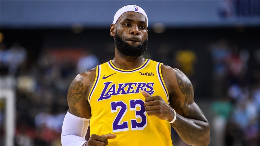 LeBron James’in oyuncu kartı 5,2 milyon dolara satıldı