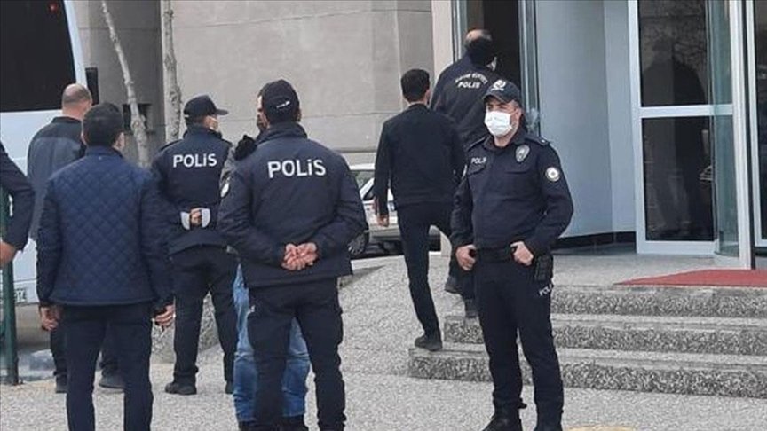 Bazı emekli amirallerin açıklamasına ilişkin soruşturmada şüpheliler ek gözaltı süresi için adliyeye getirildi