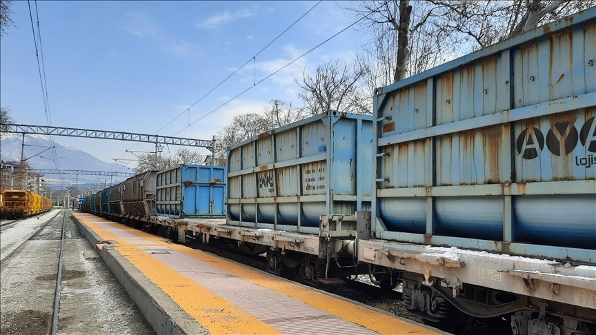 Adana’da tren kazası nedeniyle hasar gören raylar onarıldı, seferler yeniden başladı