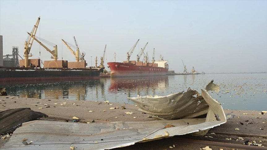 Yemen hükümeti petrol taşıyan gemilerinin Husilerin kontrolündeki Hudeyde Limanı’na girişine izin verdi