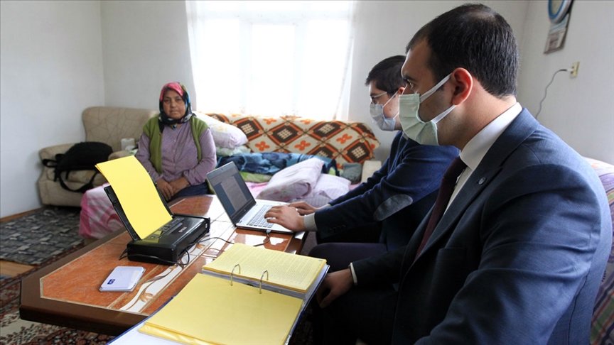 Mahkemeye gidemeyenler için sunulan ‘evde adalet hizmeti’ vatandaşlara kolaylık sağlıyor