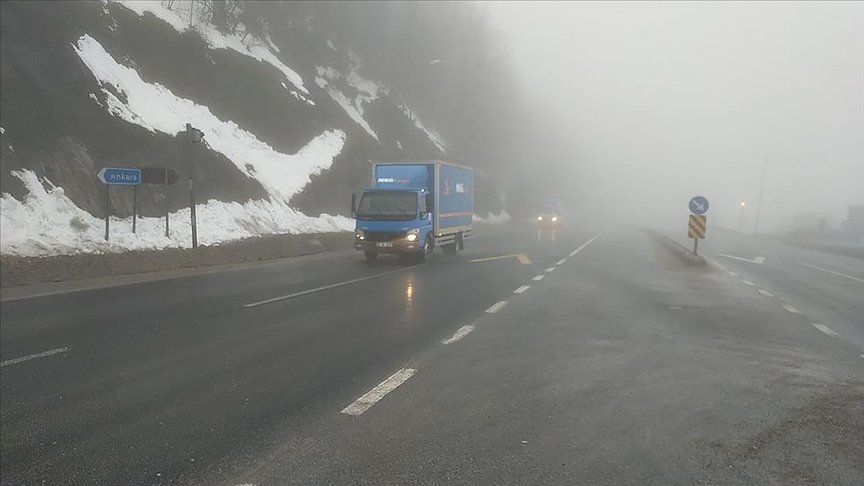 Bolu Dağı’nda sis ve yağmur etkili oluyor