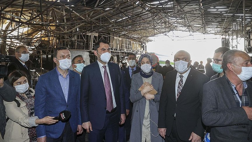 Bakan Kurum: Kızılcahamam’da iş yerleri hasar gören esnafımıza destek vereceğiz