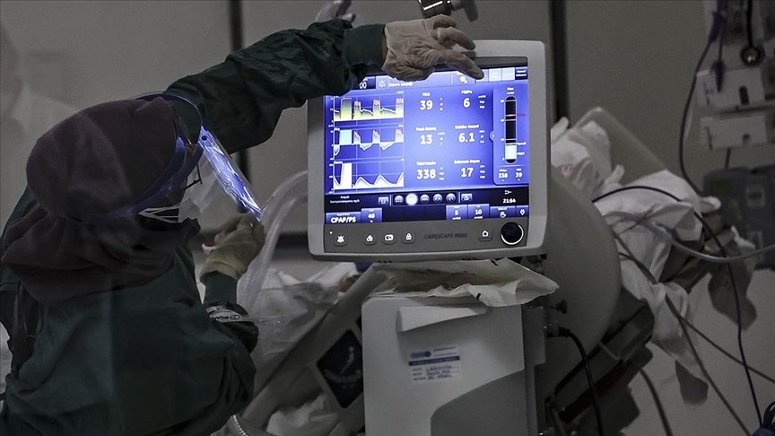 Türkiye’de son 24 saatte 40 bin 444 kişinin testi pozitif çıktı, 341 kişi hayatını kaybetti