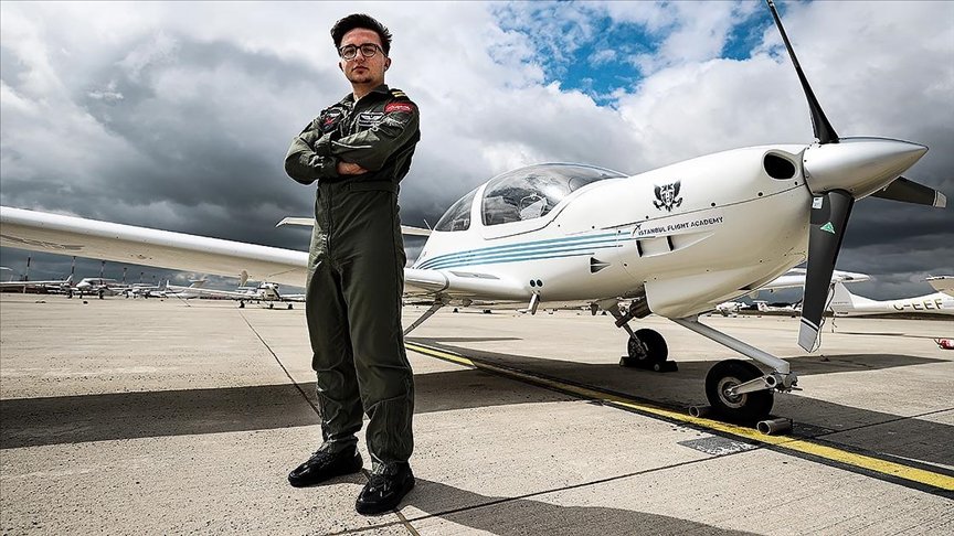 Türkiye’nin en genç pilotu, gözünü ‘en genç kaptan pilot’ olmaya dikti