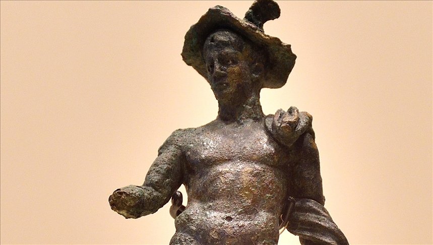 Çiftçinin tarla sürerken bulduğu ‘Hermes heykelciği’ Çorum Müzesi’nde sergileniyor
