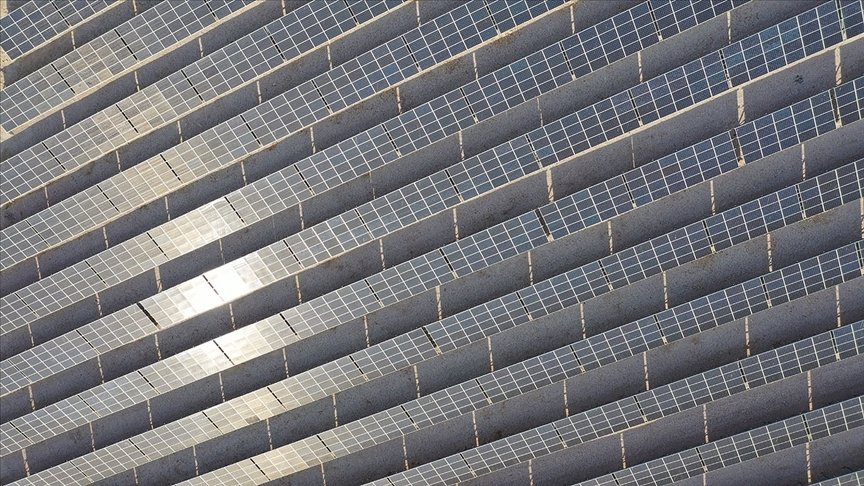 Düşünce kuruluşu Carbon Tracker’a göre güneş ve rüzgar, dünya enerji talebinin 100 katını karşılayabilir