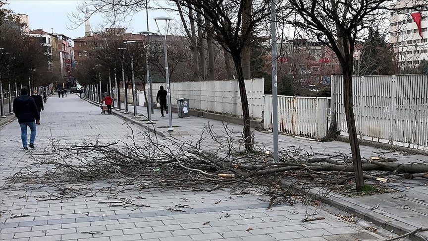 Meteoroloji’den Doğu Anadolu ve İç Anadolu için kuvvetli rüzgar ve fırtına uyarısı