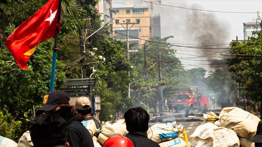 Myanmar ordusu Bago’da protestoculara ateş açtı: 20 ölü