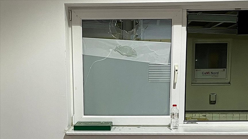 Almanya’da DİTİB camisine taşlı saldırı