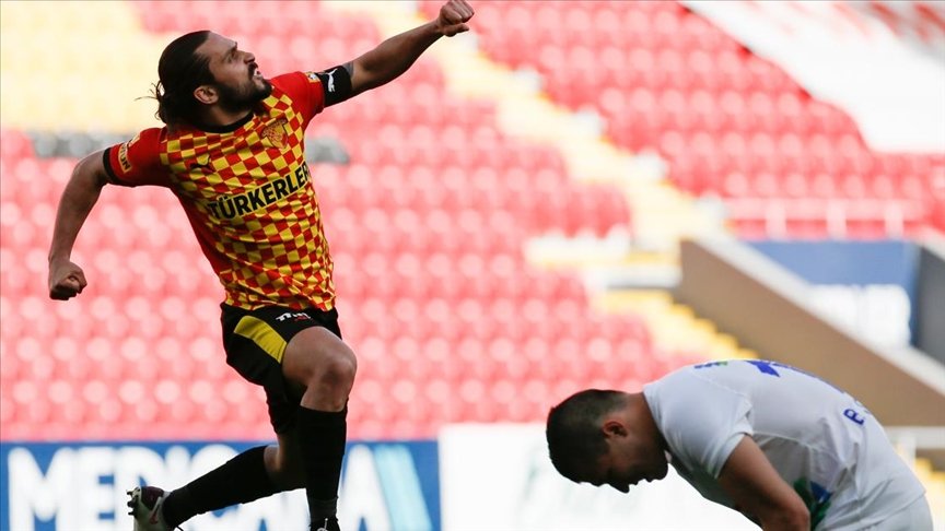 Göztepe Çaykur Rizespor’u 2 golle geçti