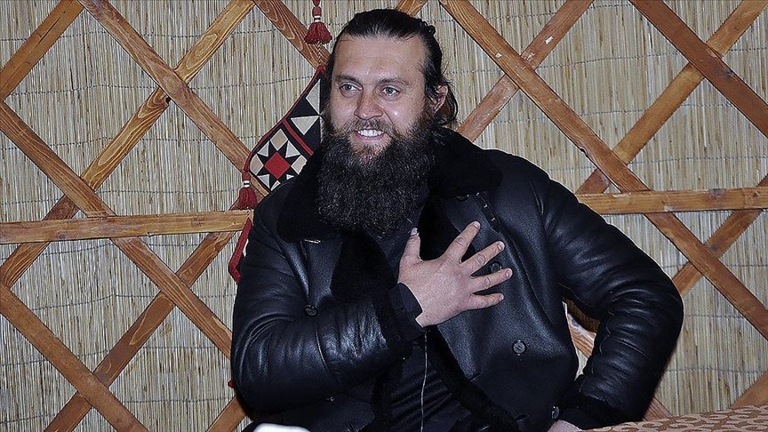 Oyuncu Melikşah Özen Türkiye Diyanet Vakfı yardımları için gönüllü oldu