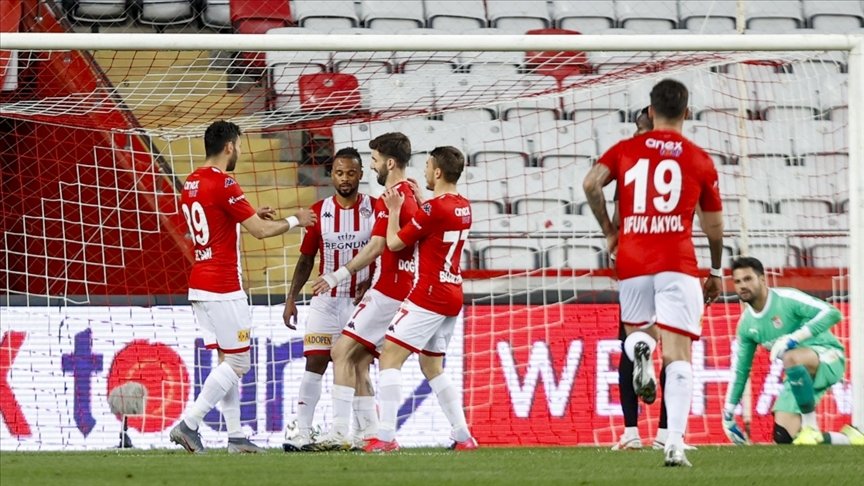 Antalyaspor, Süper Lig’de 25. sezonunda 1002 puana ulaştı