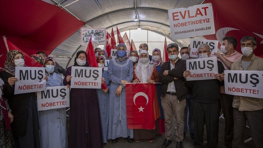 ‘Hakkımız olan evlatlarımızı onlardan söke söke alacağız’
