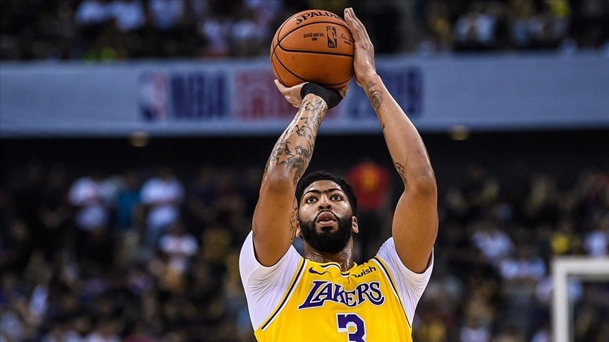 Son NBA şampiyonu Lakers, Suns’a karşı 2-1 öne geçti