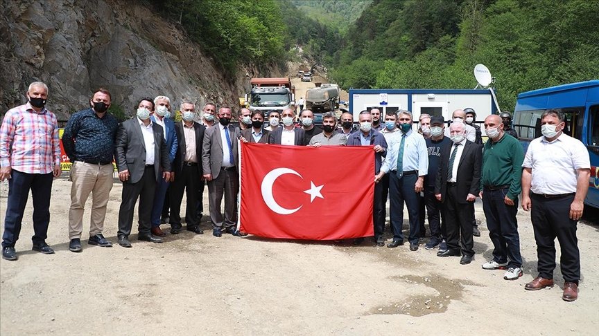 Rize’de sivil toplum kuruluşlarından İkizdere’de yapılacak taş ocağına destek