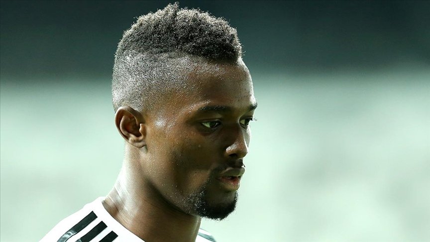 Arka adalesinde ödem tespit edilen Beşiktaşlı Mensah maç kadrosundan çıkarıldı