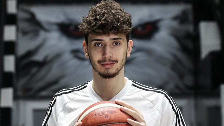 Milli basketbolcu Alperen Şengün NBA draftına katılacağını açıkladı