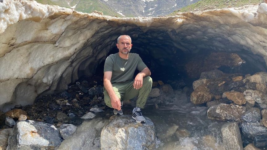 Sason’daki kardan tüneller ilgi çekiyor