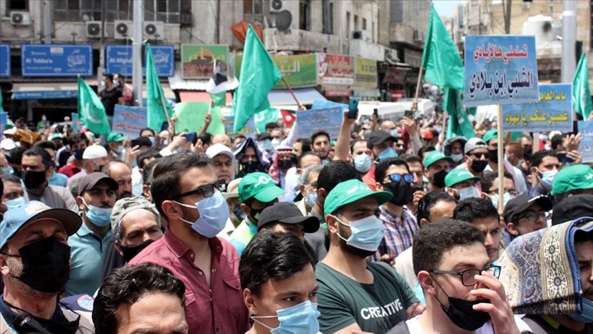 Ürdünlüler İsrail’in Kudüs’teki Şeyh Cerrah Mahallesi sakinlerini göçe zorlamasını protesto etti