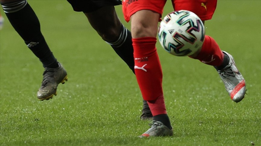Süper Lig’de şampiyonluk yarışını ilgilendiren 3 maçın VAR hakemi açıklandı