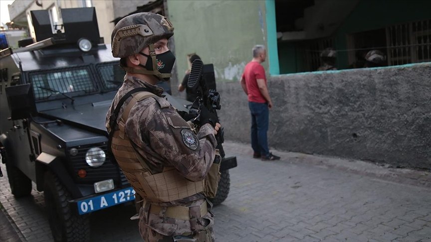 Adana’da organize suç örgütü operasyonunda 11 kişi gözaltına alındı