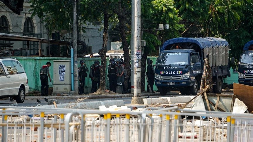 Myanmar’da gözaltında tutulan Müslüman gazeteci oruç tuttuğu için hücre hapsine alındı
