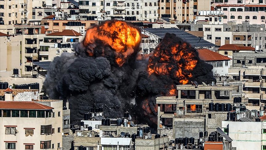 İsrail’in saldırılarında Gazze Şeridi’nde onlarca bina yerle bir oldu