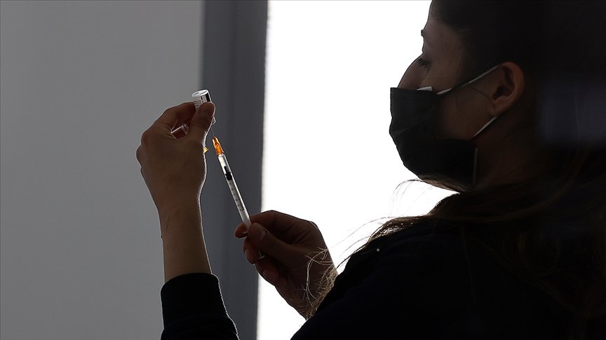 Kovid-19’la mücadele kapsamında uygulanan aşı miktarı 28 milyon 761 bin 447 oldu