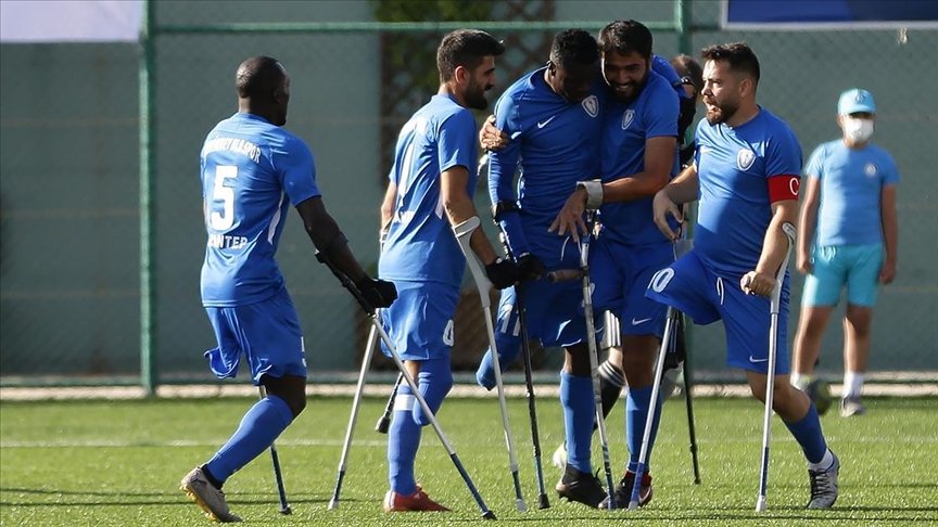 Avrupa Ampute Futbol Federasyonu Şampiyonlar Ligi’nde kupanın sahibi Şahinbey Belediyespor oldu