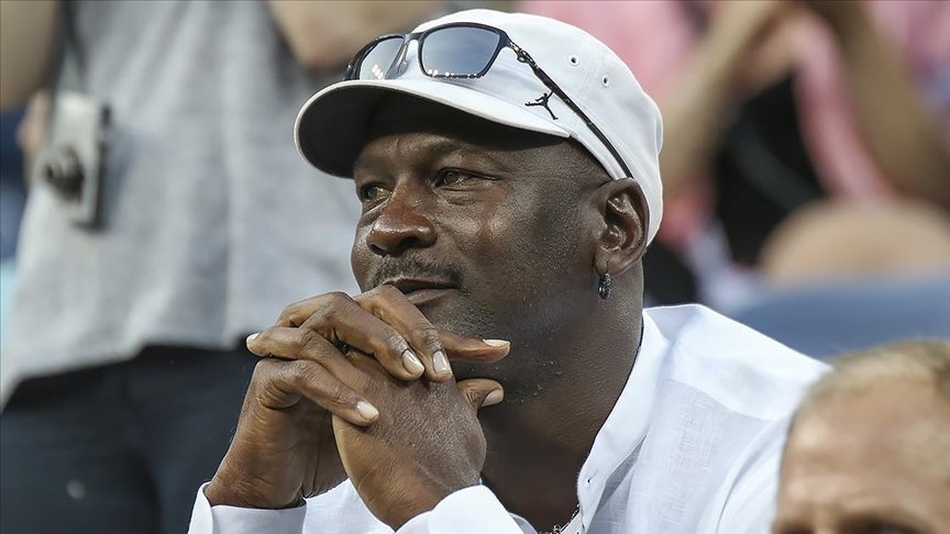 Michael Jordan’ın üniversite kariyerinde giydiği forma 1,38 milyon dolara satıldı