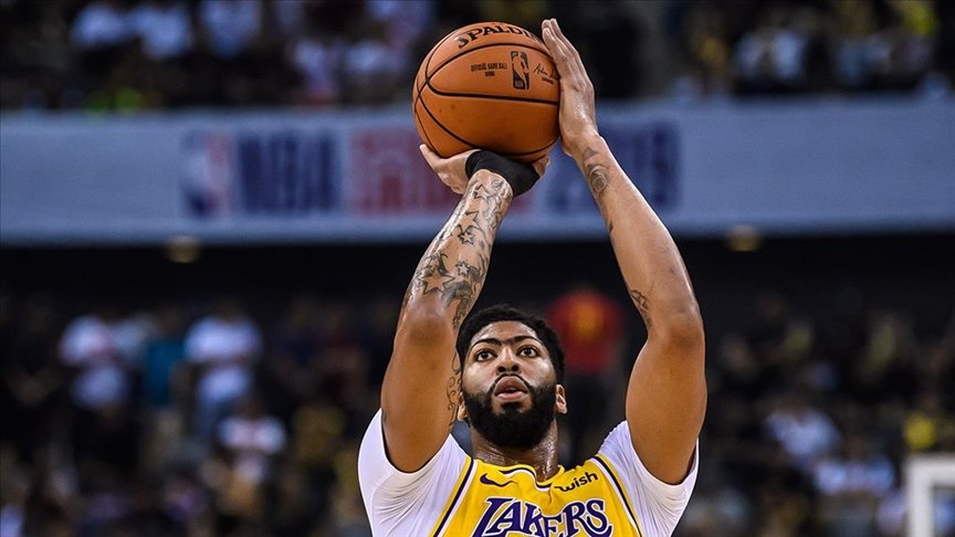 Los Angeles Lakers Davis’in 42 sayısıyla kazandı