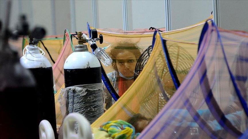 Hindistan’da Kovid-19’a bağlı günlük can kaybı yeniden 4 bini aştı