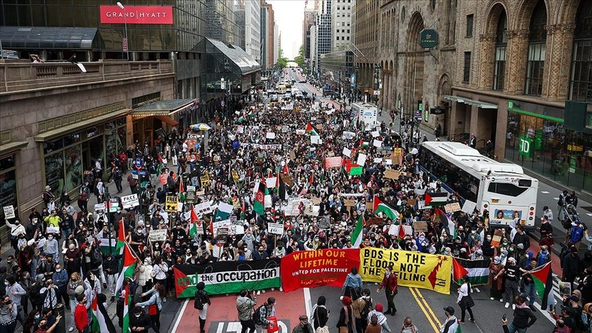 New York’taki İsrail Başkonsolosluğu önünde Filistin’e destek protestosu
