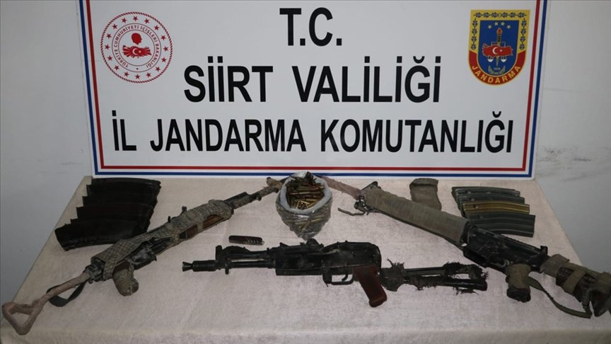 Siirt’te 3 PKK’lı teröristin etkisiz hale getirildiği bölgede silah ve mühimmat ele geçirildi