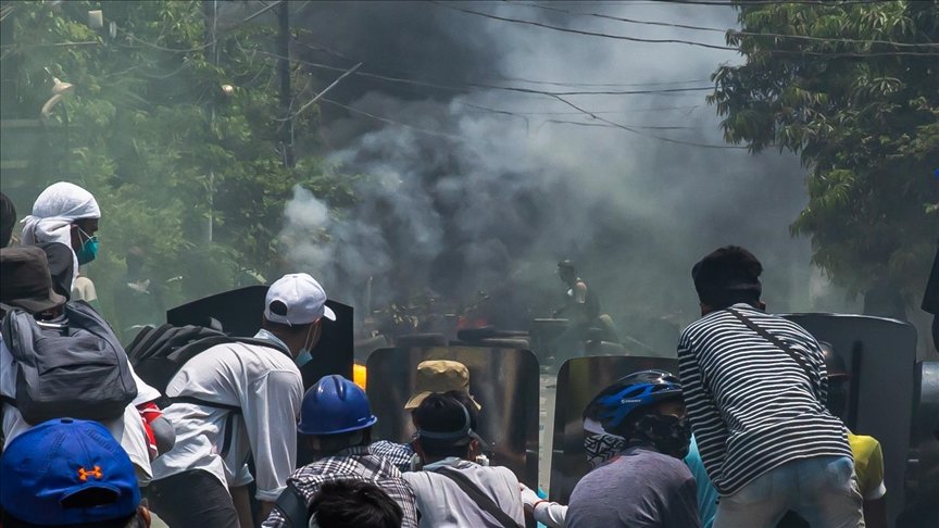 Myanmar’da ordunun darbe karşıtlarına silahlı müdahalesi sonucu ölenlerin sayısı 840’a çıktı