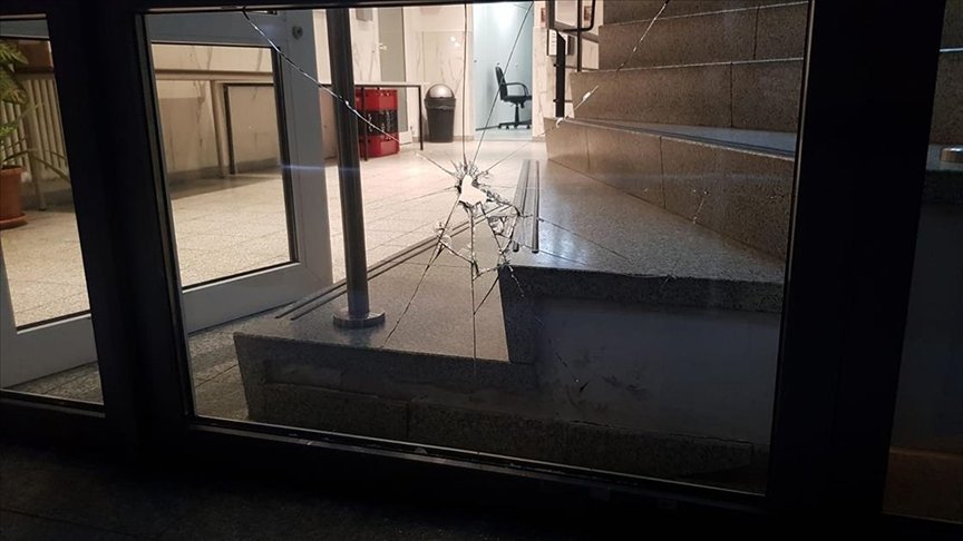 Almanya’da kundaklandığı öne sürülen Türk marketinde hasar oluştu