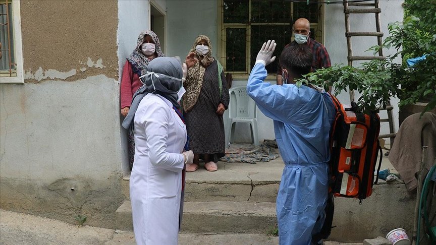 ‘Koronavirüs savaşçıları’ndan kırsalda filyasyon ve aşı seferberliği