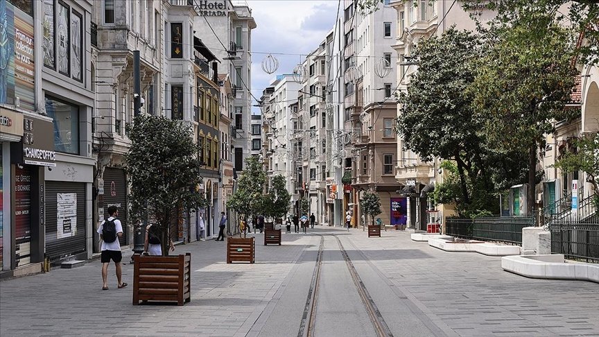 Kovid-19 ile mücadelede ‘tam kapanmada’ sağlanan olumlu tablo tedbirlerle sürecek