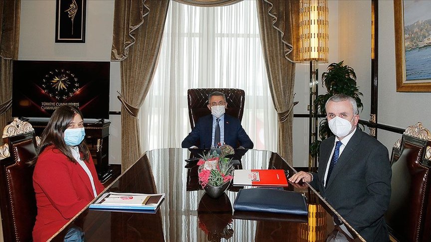 Fuat Oktay, Türk Patent ve Marka Kurumu Başkanı ile Türk Dünyası Belediyeler Birliği Başkanını kabul etti