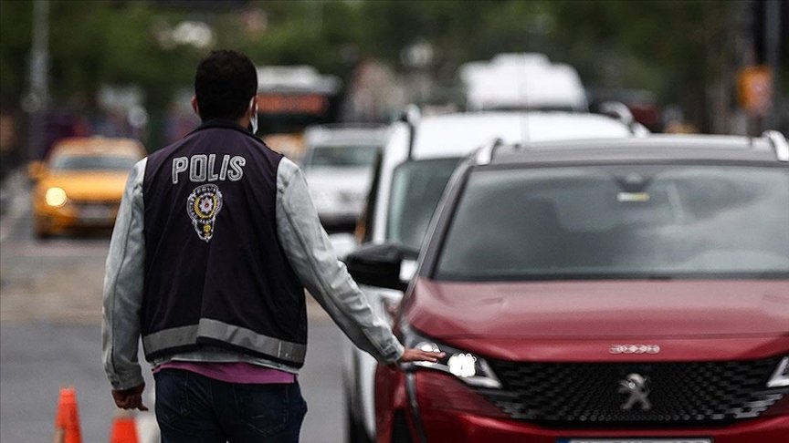 Türkiye genelinde hafta sonu kesintisiz uygulanacak sokağa çıkma kısıtlaması başladı
